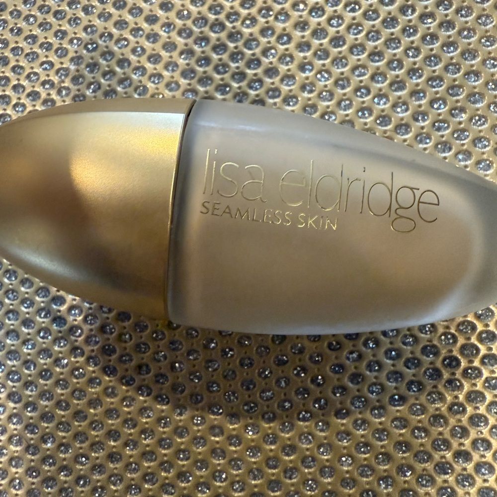 Lisa Eldridge Seamless Skin Foundation shade 16